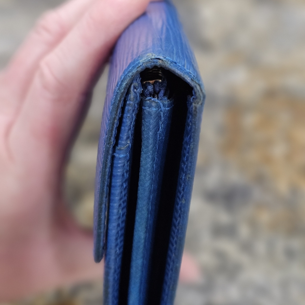 Louis Vuitton Blue Women's Bag - Picture 10 of 16